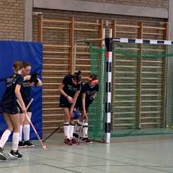 Jugend trainiert für Olympia: Hallenhockey-Spielerinnen eine Runde weiter Jugend trainiert für Olympia: Hallenhockey-Spielerinnen eine Runde weiter