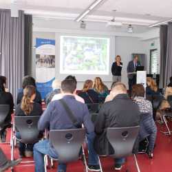 Besuch aus aller Welt an den Zinzendorfschulen Besuch aus aller Welt an den Zinzendorfschulen