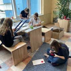 Zwischen Fußball und Fadenspiel: Ein bunter Mix aus Sport und Kreativität am zweiten Projekttag Zwischen Fußball und Fadenspiel: Ein bunter Mix aus Sport und Kreativität am zweiten Projekttag