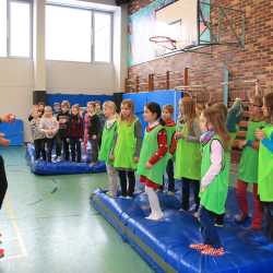 Virtuelle Viertklässlerparty: Alle Infos im Film Virtuelle Viertklässlerparty: Alle Infos im Film