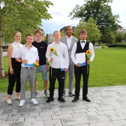 Mittlere Reife für Absolvent*innen von Berufsfachschule und Realschule der Zinzendorfschulen Mittlere Reife für Absolvent*innen von Berufsfachschule und Realschule der Zinzendorfschulen