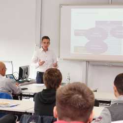 JOBwärts! schafft Durchblick im Dickicht der Berufswelt JOBwärts! schafft Durchblick im Dickicht der Berufswelt