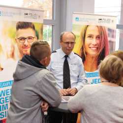 JOBwärts! schafft Durchblick im Dickicht der Berufswelt JOBwärts! schafft Durchblick im Dickicht der Berufswelt