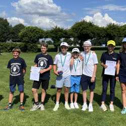 Jugend trainiert: Zinzendorf-Golf-Teams landesweit auf Platz 3 Jugend trainiert: Zinzendorf-Golf-Teams landesweit auf Platz 3