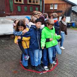 Kennenlerntag der 5. Klassen an der Ruine Waldau Kennenlerntag der 5. Klassen an der Ruine Waldau