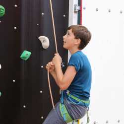 Neue Kletterwand eingeweiht Neue Kletterwand eingeweiht