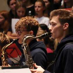 Herz und Herz vereint zusammen – Gemeinsame Musikwoche zweier Zinzendorfschulen Herz und Herz vereint zusammen – Gemeinsame Musikwoche zweier Zinzendorfschulen