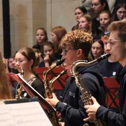 Herz und Herz vereint zusammen – Gemeinsame Musikwoche zweier Zinzendorfschulen Herz und Herz vereint zusammen – Gemeinsame Musikwoche zweier Zinzendorfschulen