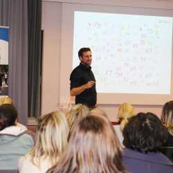 Lern-Experte gibt Eltern wertvolle Tipps Lern-Experte gibt Eltern wertvolle Tipps