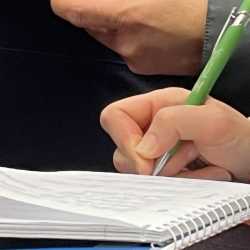 „Lernen ist Glück“ – Vortrag begeistert Eltern in Königsfeld „Lernen ist Glück“ – Vortrag begeistert Eltern in Königsfeld