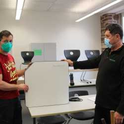 So sicher wie möglich durch die Pandemie mit Luftfilter und  Schnelltests  So sicher wie möglich durch die Pandemie mit Luftfilter und  Schnelltests