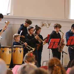 Frühjahrskonzert lockt die Sonne hervor Frühjahrskonzert lockt die Sonne hervor