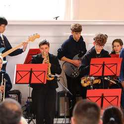 Frühjahrskonzert lockt die Sonne hervor Frühjahrskonzert lockt die Sonne hervor