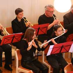 Frühjahrskonzert lockt die Sonne hervor Frühjahrskonzert lockt die Sonne hervor