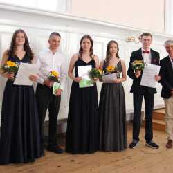 Mittlere Reife als solide Basis zum „Sprung ins Ungewisse“ Mittlere Reife als solide Basis zum „Sprung ins Ungewisse“