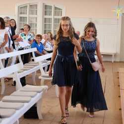 Mittlere Reife als solide Basis zum „Sprung ins Ungewisse“ Mittlere Reife als solide Basis zum „Sprung ins Ungewisse“