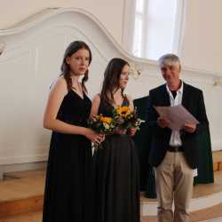 Mittlere Reife als solide Basis zum „Sprung ins Ungewisse“ Mittlere Reife als solide Basis zum „Sprung ins Ungewisse“