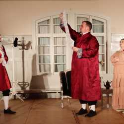 Zinzendorf-Theater-Ensemble begeistert mit Moliére-Komödie Zinzendorf-Theater-Ensemble begeistert mit Moliére-Komödie