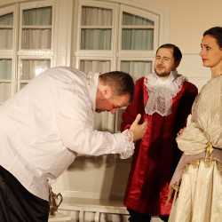 Zinzendorf-Theater-Ensemble begeistert mit Moliére-Komödie Zinzendorf-Theater-Ensemble begeistert mit Moliére-Komödie