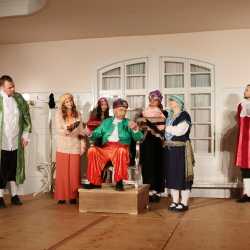 Zinzendorf-Theater-Ensemble begeistert mit Moliére-Komödie Zinzendorf-Theater-Ensemble begeistert mit Moliére-Komödie