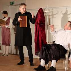 Zinzendorf-Theater-Ensemble begeistert mit Moliére-Komödie Zinzendorf-Theater-Ensemble begeistert mit Moliére-Komödie