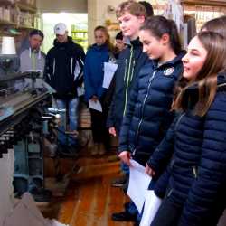 Realschüler besichtigen Textilmanufaktur Natur & Co Realschüler besichtigen Textilmanufaktur Natur & Co