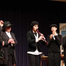 „Die Physiker“ – Ein Theaterabend zwischen Genie, Wahnsinn und Verantwortung „Die Physiker“ – Ein Theaterabend zwischen Genie, Wahnsinn und Verantwortung