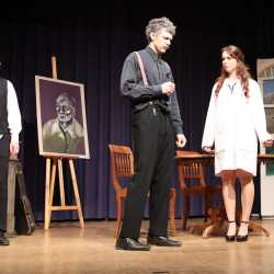 „Die Physiker“ – Ein Theaterabend zwischen Genie, Wahnsinn und Verantwortung „Die Physiker“ – Ein Theaterabend zwischen Genie, Wahnsinn und Verantwortung