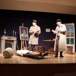 „Die Physiker“ – Ein Theaterabend zwischen Genie, Wahnsinn und Verantwortung „Die Physiker“ – Ein Theaterabend zwischen Genie, Wahnsinn und Verantwortung