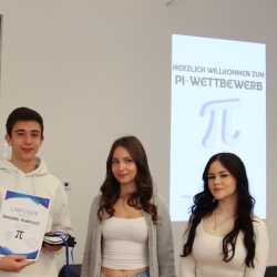 244 Nachkommastellen! Laura gewinnt den ersten Pi-Wettbewerb 244 Nachkommastellen! Laura gewinnt den ersten Pi-Wettbewerb