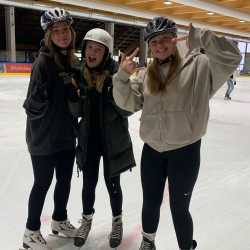 Wintersporttag in der Eissporthalle Wintersporttag in der Eissporthalle