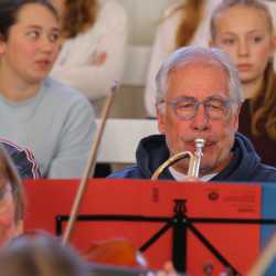Gemeinsam im Takt: Musikwoche der Zinzendorfschulen begeistert mit ihren Ergebnissen Gemeinsam im Takt: Musikwoche der Zinzendorfschulen begeistert mit ihren Ergebnissen
