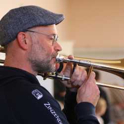 Gemeinsam im Takt: Musikwoche der Zinzendorfschulen begeistert mit ihren Ergebnissen Gemeinsam im Takt: Musikwoche der Zinzendorfschulen begeistert mit ihren Ergebnissen