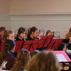 Gemeinsam im Takt: Musikwoche der Zinzendorfschulen begeistert mit ihren Ergebnissen Gemeinsam im Takt: Musikwoche der Zinzendorfschulen begeistert mit ihren Ergebnissen