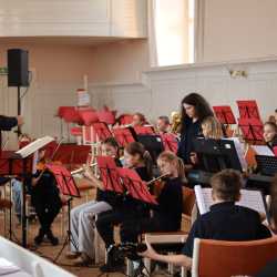 Tanz in den Frühling: Ein Konzert voller Leidenschaft und Rhythmus Tanz in den Frühling: Ein Konzert voller Leidenschaft und Rhythmus