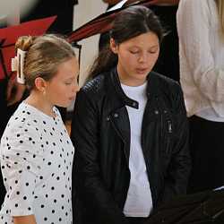 „Vorhang auf – Bühne frei!“: Sommerkonzert begeistert mit Musiktheater-Klassikern und besonderen Momenten „Vorhang auf – Bühne frei!“: Sommerkonzert begeistert mit Musiktheater-Klassikern und besonderen Momenten