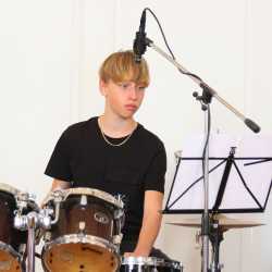 Tanz in den Frühling: Ein Konzert voller Leidenschaft und Rhythmus Tanz in den Frühling: Ein Konzert voller Leidenschaft und Rhythmus