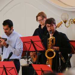 Tanz in den Frühling: Ein Konzert voller Leidenschaft und Rhythmus Tanz in den Frühling: Ein Konzert voller Leidenschaft und Rhythmus