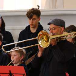 Tanz in den Frühling: Ein Konzert voller Leidenschaft und Rhythmus Tanz in den Frühling: Ein Konzert voller Leidenschaft und Rhythmus