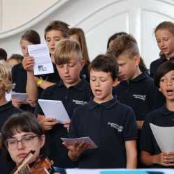 Chöre und Blasorchester verzaubern ihr Publikum Chöre und Blasorchester verzaubern ihr Publikum