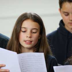 Chöre und Blasorchester verzaubern ihr Publikum Chöre und Blasorchester verzaubern ihr Publikum