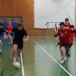 Schulpokal: SWG1 gewinnt Fußball-Turnier, ZG1 liegt in Gesamtwertung vorn Schulpokal: SWG1 gewinnt Fußball-Turnier, ZG1 liegt in Gesamtwertung vorn
