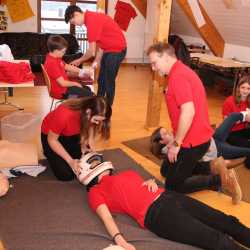 Schulsanitäter haben Prüfung abgelegt Schulsanitäter haben Prüfung abgelegt