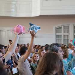 Willkommen und willkommen zurück Willkommen und willkommen zurück