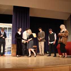 „Mörderische Séance“: Ein spannendes Kammerspiel voller Überraschungen und Humor „Mörderische Séance“: Ein spannendes Kammerspiel voller Überraschungen und Humor