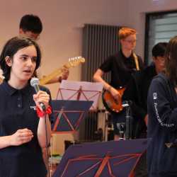 Sommerserenade verbreitet trotz  launischem Wetter Sommerlaune  Sommerserenade verbreitet trotz  launischem Wetter Sommerlaune