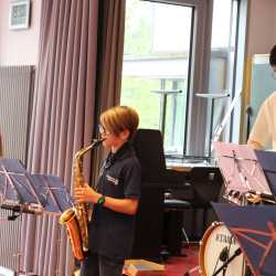 Sommerserenade verbreitet trotz  launischem Wetter Sommerlaune  Sommerserenade verbreitet trotz  launischem Wetter Sommerlaune