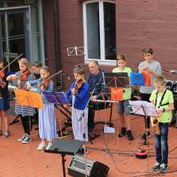 Sommerserenade der Zinzendorfschulen mit zwei Zugaben Sommerserenade der Zinzendorfschulen mit zwei Zugaben