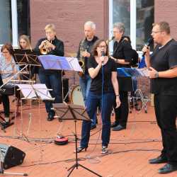 Sommerserenade der Zinzendorfschulen mit zwei Zugaben Sommerserenade der Zinzendorfschulen mit zwei Zugaben