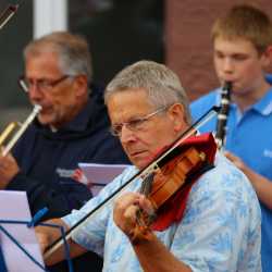 Sommerserenade der Zinzendorfschulen mit zwei Zugaben Sommerserenade der Zinzendorfschulen mit zwei Zugaben
